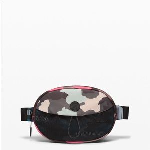 Lululemon Take It On Belt Bag